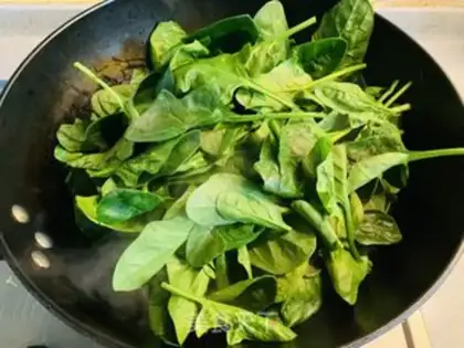 Make Pyramid spinach step 1