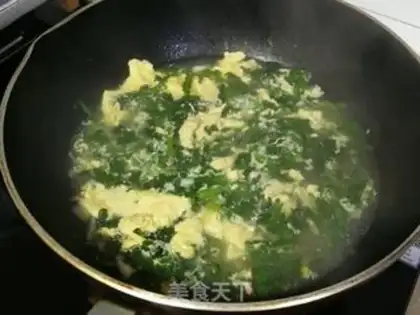 Make Eggs soup step 6