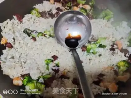 Make Sausage shrimp fried rice step 5