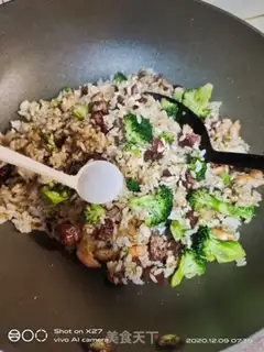Make Sausage shrimp fried rice step 7
