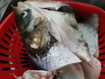 Make Fish head radish soup step 0