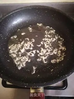 Make Shrimp-skinned hornnuts step 2