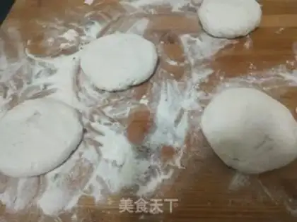 Make Red sugar sesame pie step 6