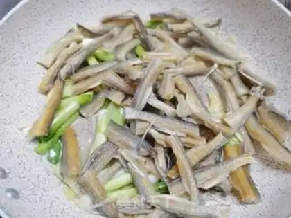 Make Garlic fried fish step 4