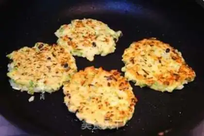 Make Quick-hand breakfast rice cake step 5