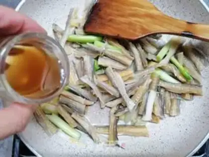 Make Garlic fried fish step 5