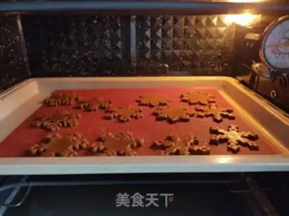 Make Christmas snowbread step 8