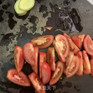 Make Tomato mackerel soup step 1