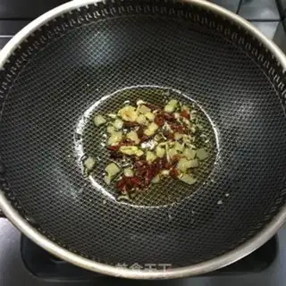 Make Garlic pork blood step 1