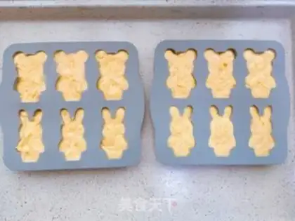 Make Christmas bear, deer, pound cake step 5
