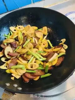 Make Pyramid Weenie