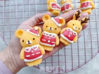 Make Christmas bear, deer, pound cake step 9