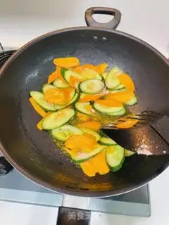 Make Clear the carrots and cucumbers step 2