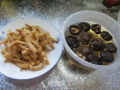 Make Fry mushrooms and radish step 0