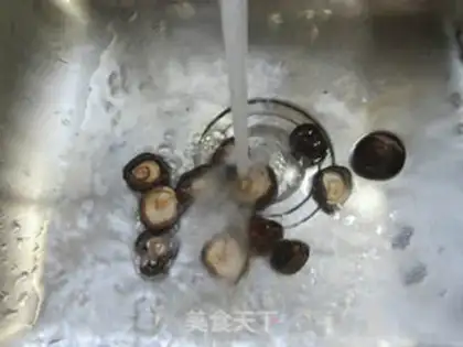 Make Fry mushrooms and radish step 1