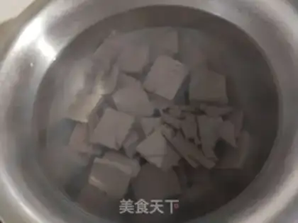Make Spicy pig blood step 2