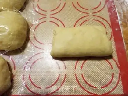 Make Onion pine toast step 5