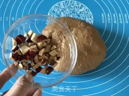 Make Red sugar, red dates, buns step 6