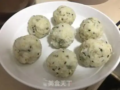Make Riceball step 4