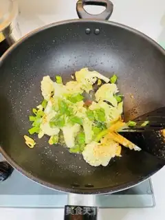 Make Garlic florist step 4
