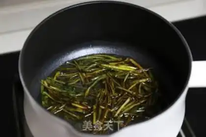 Make Onion noodles step 2