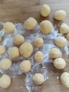 Make Red sugar, sweet potato balls step 4