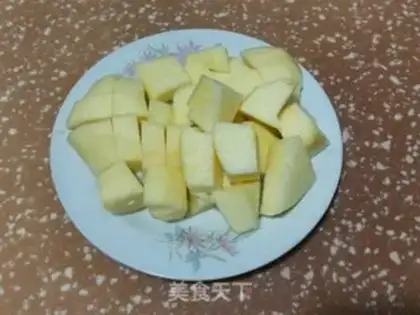 Make Cinnamon round fruit tea step 1