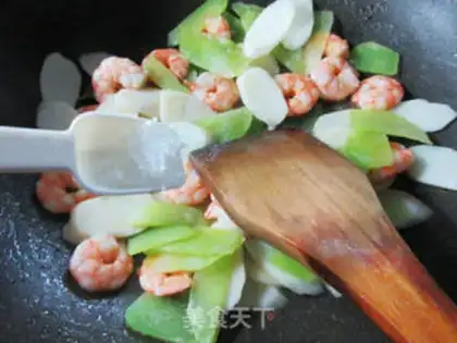 Make Shrimp and iron sticks step 7