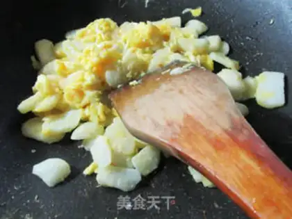Make Eggs fried step 5