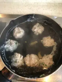 Make Sweet peas, meatball soup step 3