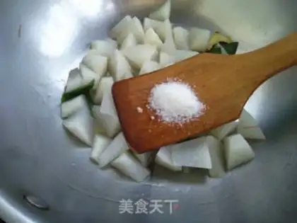 Make A white radish with shrimp step 4