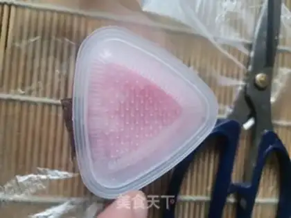 Make Triangular sushi step 6