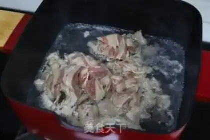 Make Black pepper cow and potatoes step 0