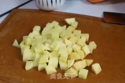 Make Black pepper cow and potatoes step 1