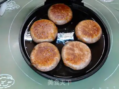 Make Frozen mushroom beef, black wheat pie step 20