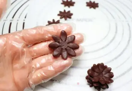 Make Christmas pine cookies step 6