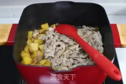 Make Black pepper cow and potatoes step 8