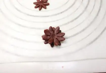 Make Christmas pine cookies step 7