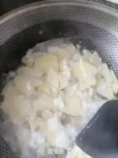 Make Winter-dry fried meat step 1