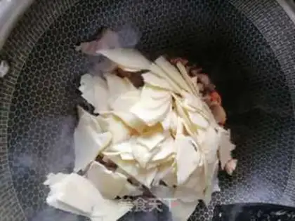 Make Winter-dry fried meat step 3