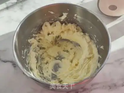 Make "Christmas cookies with tea and cream." step 1