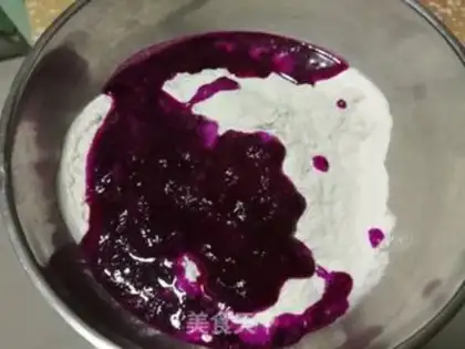 Make The radish meat dumplings step 0