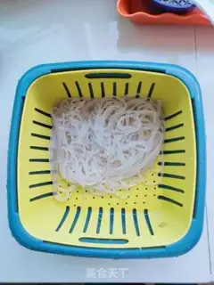 Make Puffy sprouts step 1