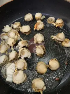 Make Scallops and garlic step 3