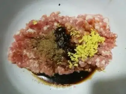 Make The radish meat dumplings step 6