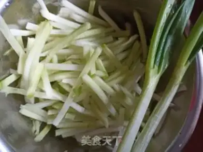 Make Blue carrots and tofu soup step 1