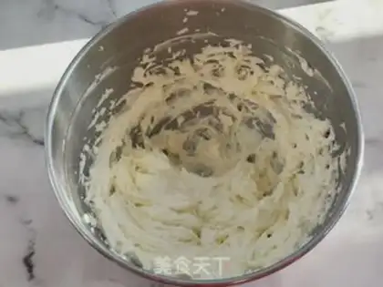Make "Christmas cookies with tea and cream." step 12