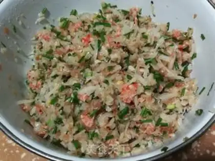 Make The radish meat dumplings step 10