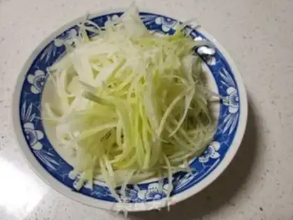 Make White radish fried eggs step 1