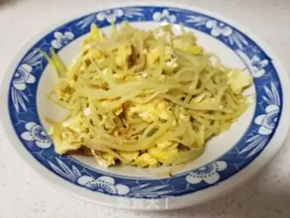 Make White radish fried eggs step 3
